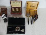 many different items that are sitting on a table