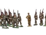 de nombreuses figurines de soldats alignés