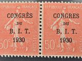 une paire de timbres-poste portant l'inscription « Congresss du Bilt »