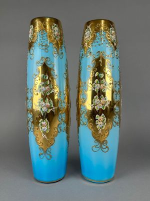 Paire de VASES en opaline bleu à décor émaillé sur fond doré…
