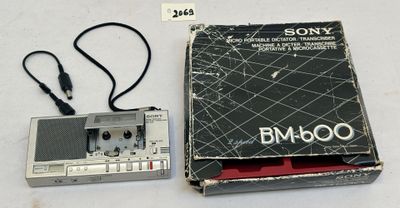 Magnétophone à cassettes Sony BM-8000 avec mode d'emploi et étui