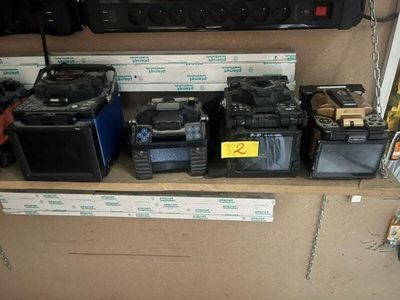 de nombreux types d'équipements radio en stock