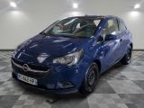 la photo d'une voiture bleue garée dans un garage