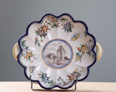 Jean MONTAGNON à Nevers Melonnière en faïence à décor polych…