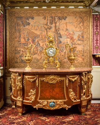 Mobilier Ancien - Éléments de Décoration de Luxe - Estimation 20 000 – 30 000 €