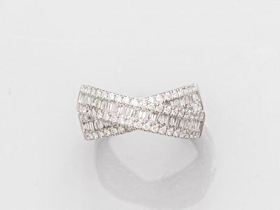 une bague de parure en diamant, signée Van Cleef