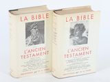 deux livres sur fond blanc, avec la photo d'une femme et d'un homme