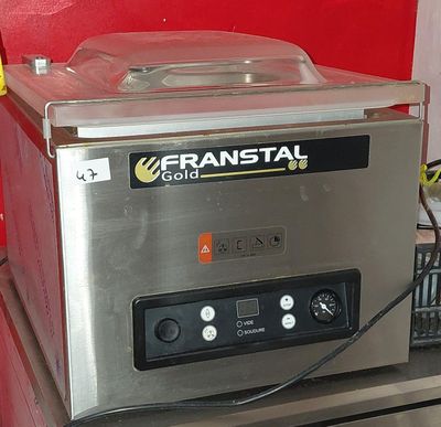a machine that is sitting on top of a counter
