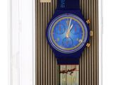 une photo d'une montre dans son coffret