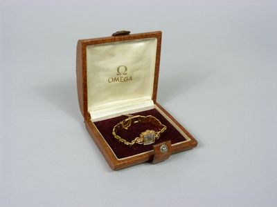 OMEGA - Bracelet-montre de dame en or jaune 750/°° Dans un l…