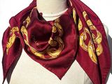 a picture of a scarf on a mannequin head