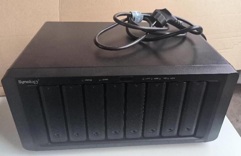 Serveur de stockage NAS de marque SYNOLOGY, modèle DiskStati…