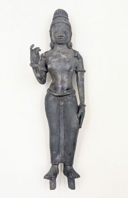 INDONESIE Statuette en bronze représentant une figure indoné…