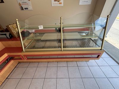Comptoir avec retour + vitrine sèche