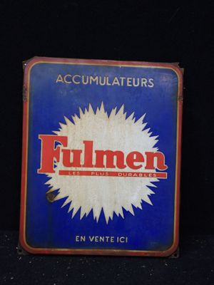 une image représentant un panneau bleu et rouge sur lequel figure le mot « fumeh »