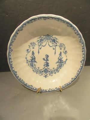 25.65 - Plat EN Faience DE Moustiers Decor Olerys .