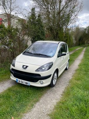 PEUGEOT 1007 - Immatriculation (A) : CA-041-NH