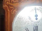 un gros plan d'une horloge comportant des chiffres romains