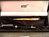 une image représentant un stylo dans une boîte sur laquelle est apposée une étiquette de prix