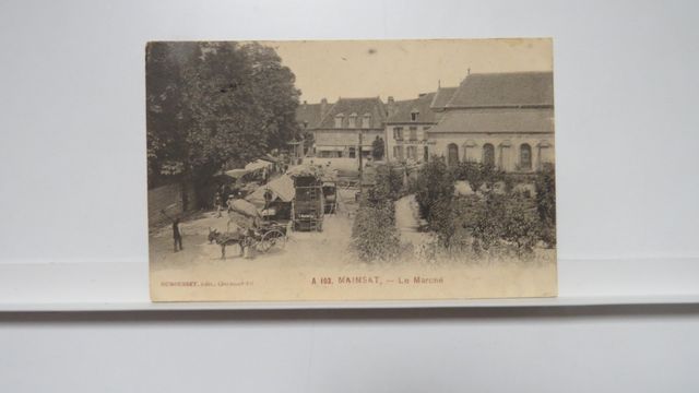 Mainsat : Le Marché (Dumousset A 103). TBE.