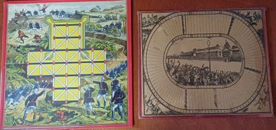 deux cartes posées sur la table, sur lesquelles figurent des photos de personnes