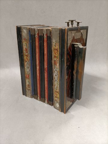 Accordéon diatonique SUHR''S ACCORDEON Spiral Ressort en bois pei