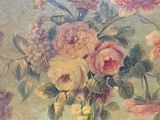 une peinture de fleurs dans un vase sur une table