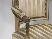 Deux fauteuils pouvant former paire en bois mouluré, sculpté… (photo 3)
