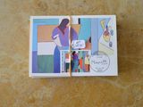 une photo d'une carte postale sur laquelle figure le portrait d'une femme