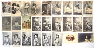 une vieille photo représentant un ensemble de clichés de femmes et d'enfants