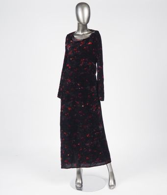 a black and red dress on a mannequin mannequin mannequin mannequin mannequin mannequin mannequin mannequin mann