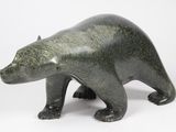 statue d'un ours sur fond blanc
