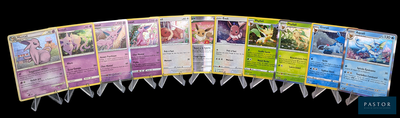 de nombreuses cartes exposées ensemble