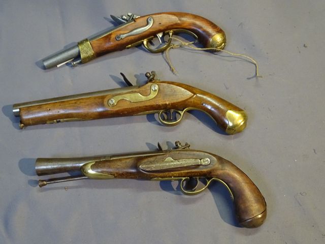 Cat D. Ensemble de trois armes : Réplique décorative de Tower lig...
