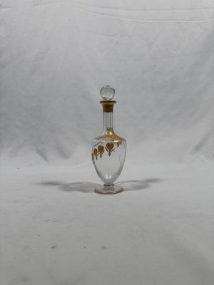 Carafe à liqueur en cristal à décor d'une branche de fuschia…