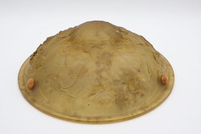 Suspension en verre moulé fumé vers 1930 D : 35