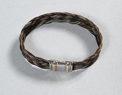 ALBANU. Bracelet rubyfrost en cuir végétal tressé gris, beig…