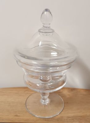 CRISTAL de SEVRES Drageoir balustre couvert en cristal.