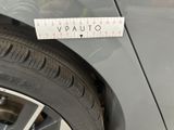a sticker that says vauto on the side of a car