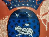 a picture of a picture of a picture of a cow with a crown on it