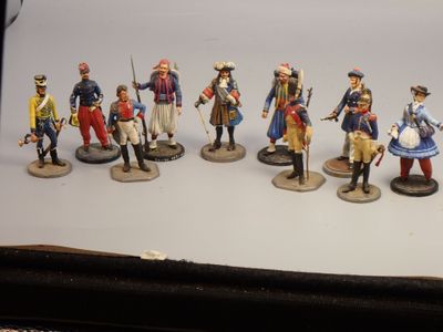 Figurines d'artistes - Thème divers - 54 mm.