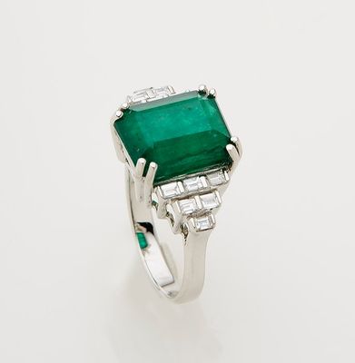 Bague de style Art Déco en or blanc 750°/.