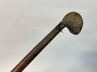 Afrique Centrale. Massue casse-tête en bois patiné à masse e…