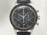 une image d'une montre en gros plan sur fond blanc