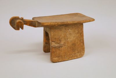 Burkina faso : tabouret anthropomorphe ancien en bois exotiq…