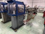 de nombreuses machines regroupées dans une même pièce