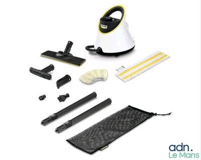 gros plan d'un aspirateur sur fond blanc