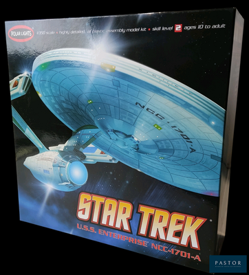 une boîte sur laquelle figure une maquette d'un vaisseau de Star Trek