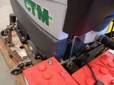 a machine that is sitting on top of a pallet