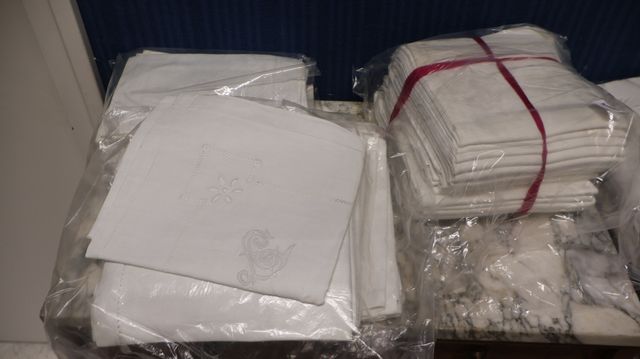 Lot de serviettes de table brodées ajourées